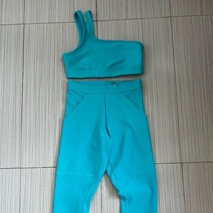 alo sports bra and leggings xxs